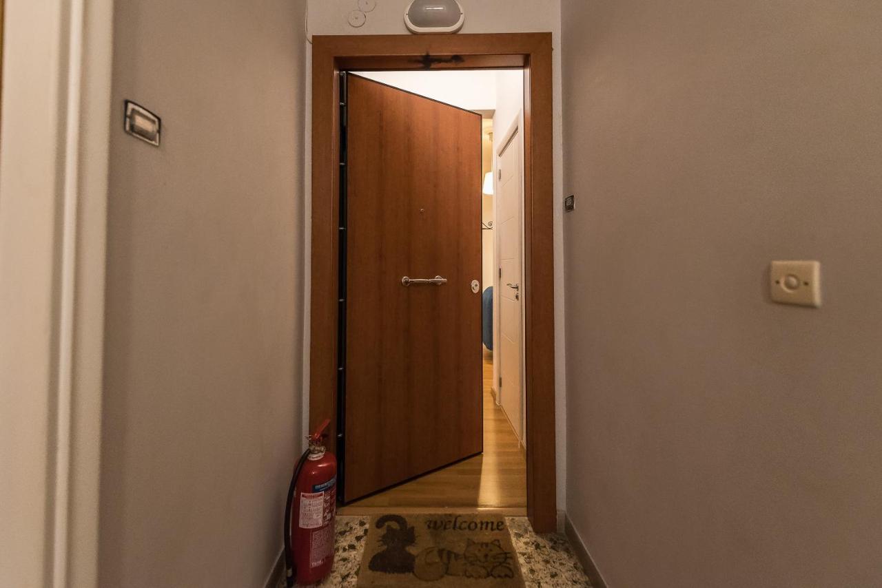 Pagkrati 2 Bedroom Apartment For 4 Persons Атина Екстериор снимка